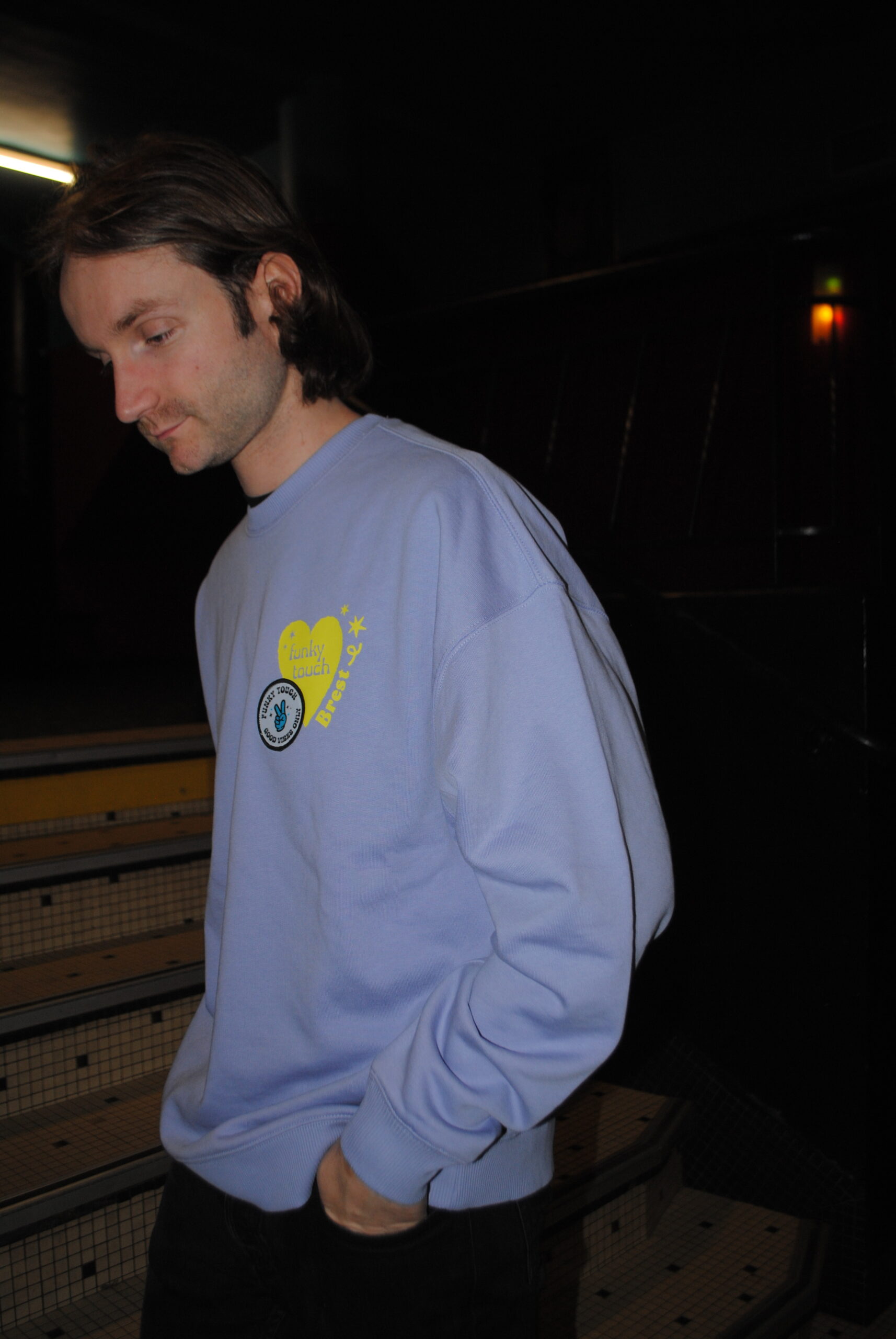 Sweat Unisexe Funky Tortue Violet – Image 2