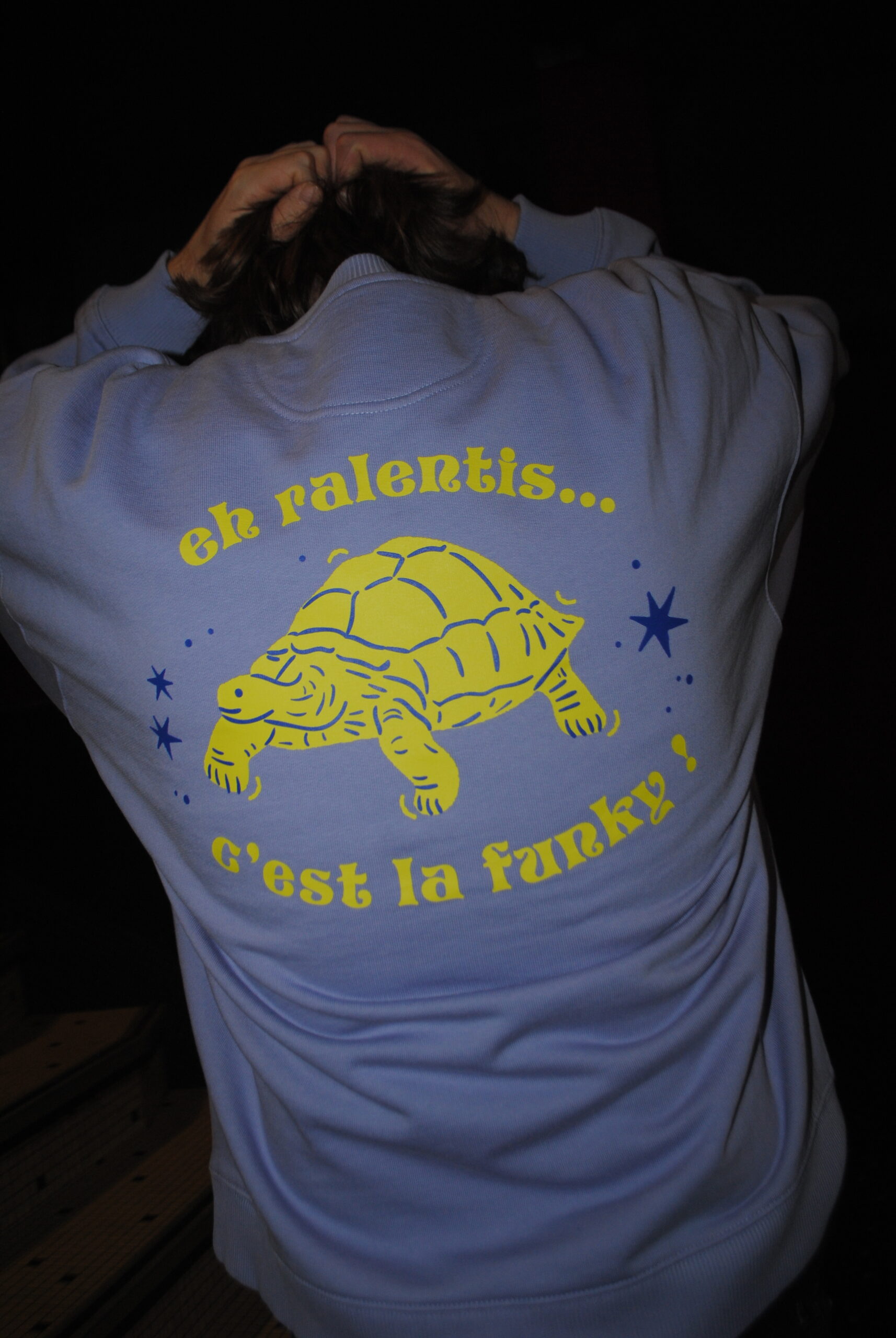 Sweat Unisexe Funky Tortue Violet – Image 4